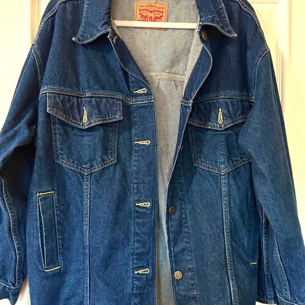 LEVIS OVERSIZED JEAN JACKET
